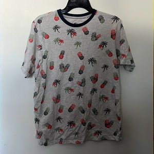 Pineapple and palm tree tshirt size L